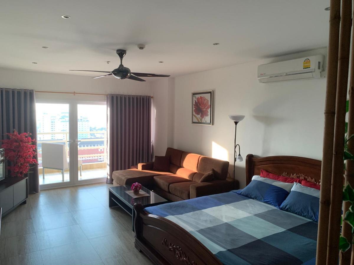 View Talay 5D Golf Apartman Pattaja Kültér fotó
