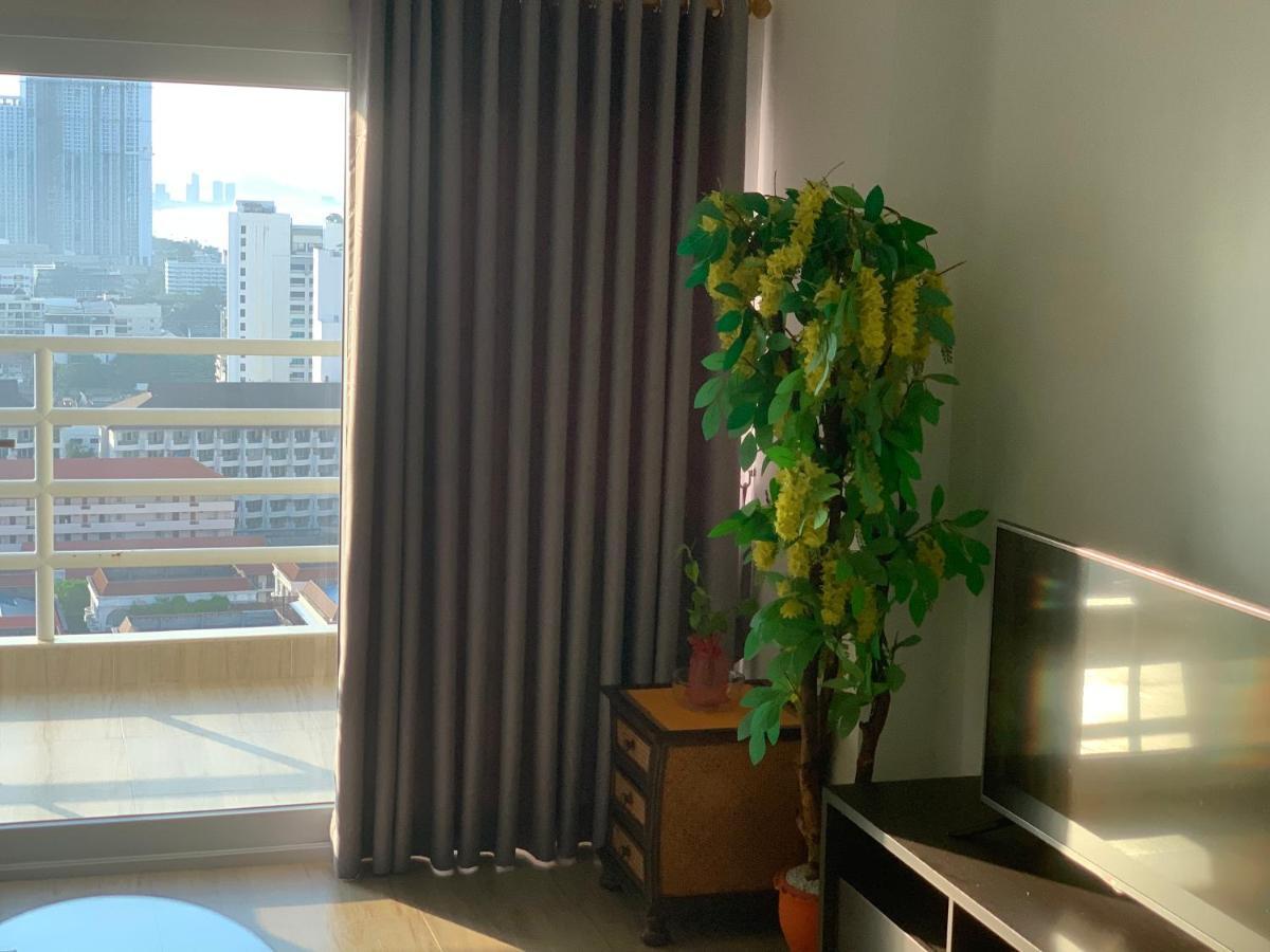 View Talay 5D Golf Apartman Pattaja Kültér fotó